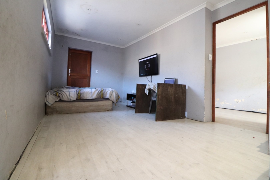 5 Bedroom Property for Sale in Churchill Estate Western Cape